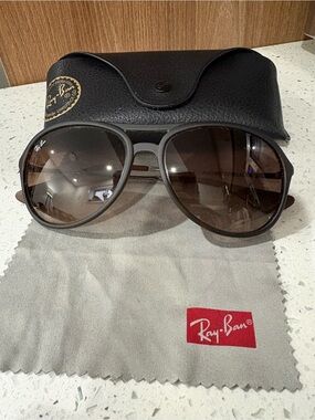 Ray-Ban Sunglasses in Gradient Brown Tones